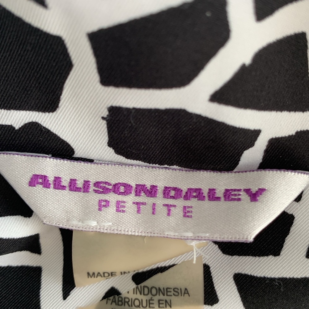 AlLLISON DALEY PETITE Women’s Front Zip‎ Jacket Lightweight Blk/Wht. Giraffe 10P - Picture 3 of 15